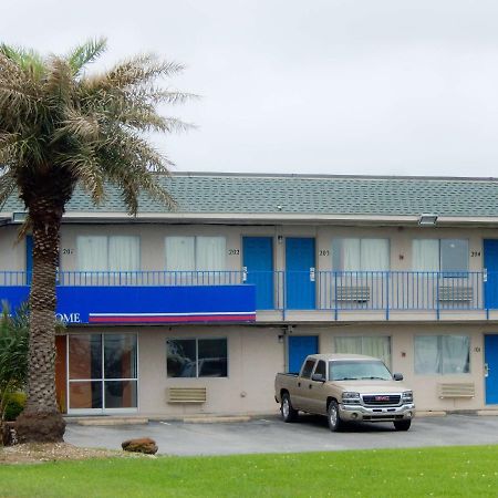 Motel 6-Clute, TX Eksteriør billede