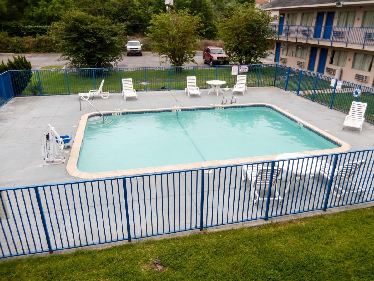 Motel 6-Clute, TX Eksteriør billede